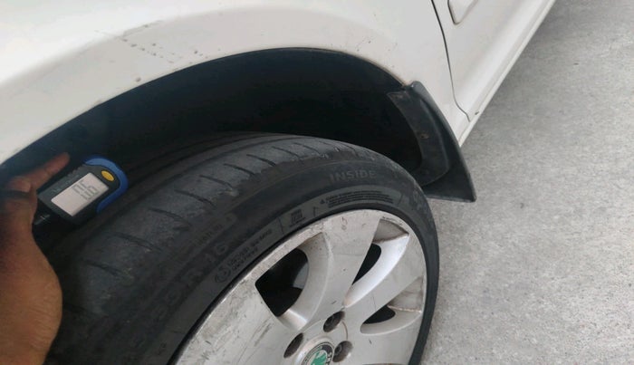 2010 Skoda Laura ELEGANCE 2.0 TDI CR AT, Diesel, Automatic, 99,556 km, tyre