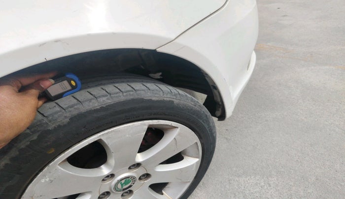 2010 Skoda Laura ELEGANCE 2.0 TDI CR AT, Diesel, Automatic, 99,556 km, tyre