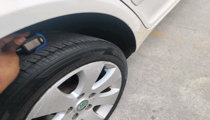 2010 Skoda Laura ELEGANCE 2.0 TDI CR AT, Diesel, Automatic, 99,556 km, tyre