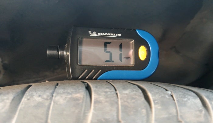 2014 Hyundai Verna FLUIDIC 1.6 VTVT EX, Petrol, Manual, 1,22,289 km, tyre