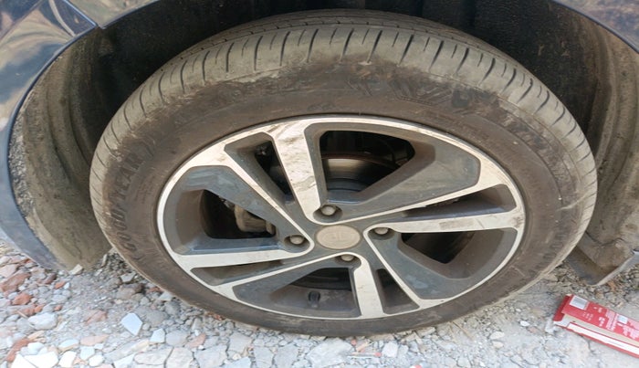 2024 Tata ALTROZ  XZ Plus (O) (S), Petrol, Manual, 20,224 km, tyre