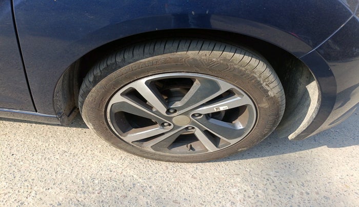 2024 Tata ALTROZ  XZ Plus (O) (S), Petrol, Manual, 20,224 km, tyre