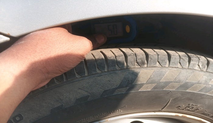 2014 Hyundai Eon ERA +, Petrol, Manual, 57,047 km, tyre