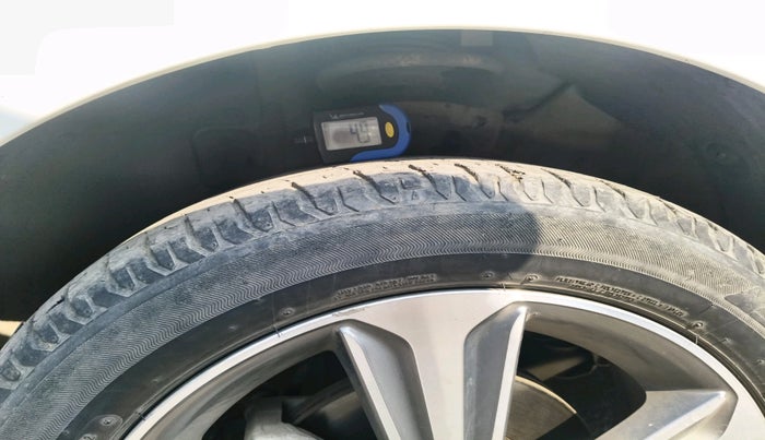 2019 Hyundai Verna 1.6 VTVT SX, Petrol, Manual, 39,576 km, tyre