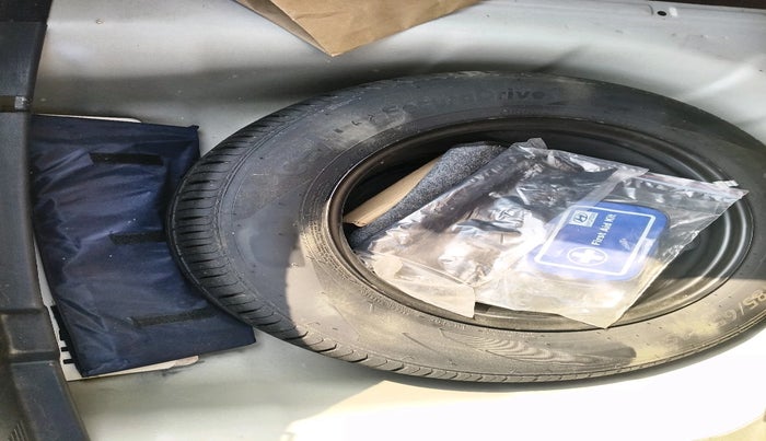 2019 Hyundai Verna 1.6 VTVT SX, Petrol, Manual, 39,576 km, tyre