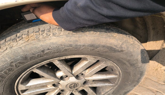 2013 Toyota Fortuner 3.0 4X2 MT, Diesel, Manual, 1,87,381 km, tyre