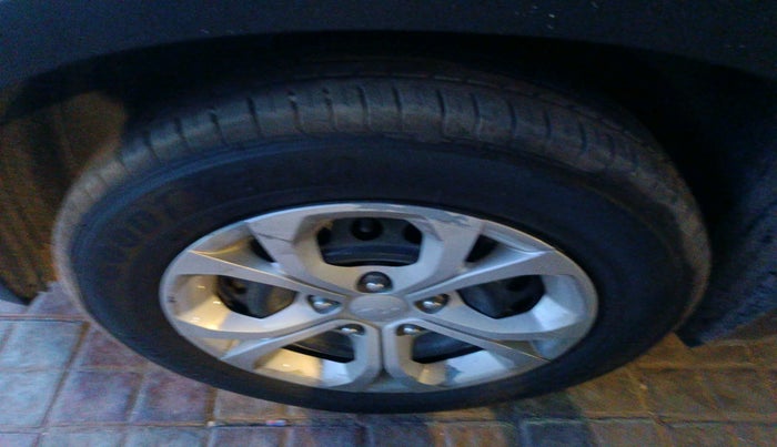 2021 KIA SONET HTE 1.2, Petrol, Manual, 68,368 km, tyre