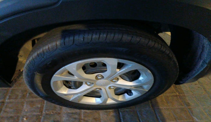 2021 KIA SONET HTE 1.2, Petrol, Manual, 68,368 km, tyre