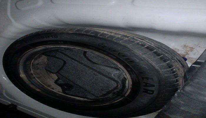 2021 KIA SONET HTE 1.2, Petrol, Manual, 68,368 km, tyre