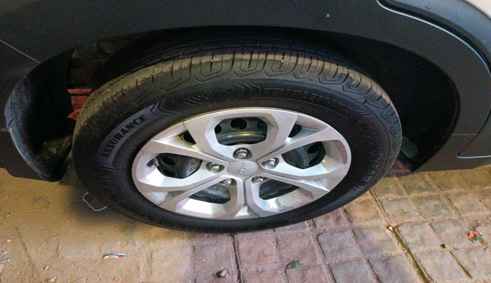 2021 KIA SONET HTE 1.2, Petrol, Manual, 68,368 km, tyre