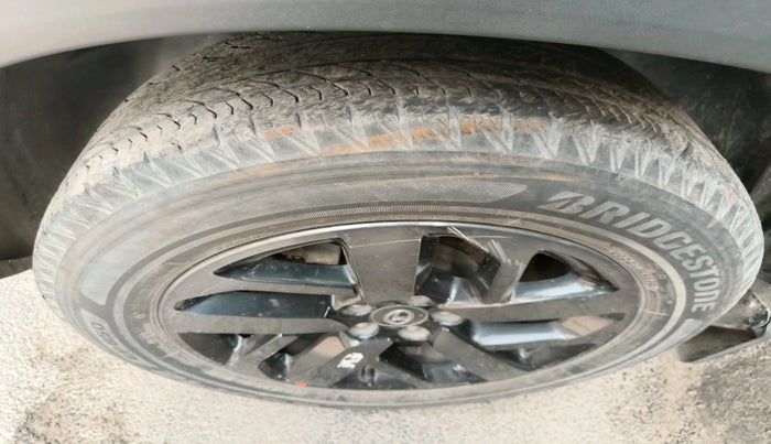 2021 Tata Safari XZ PLUS 6 S, Diesel, Manual, 40,421 km, tyre