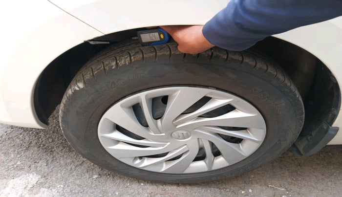 2020 Maruti Ertiga VXI CNG, Petrol, Manual, 67,655 km, tyre