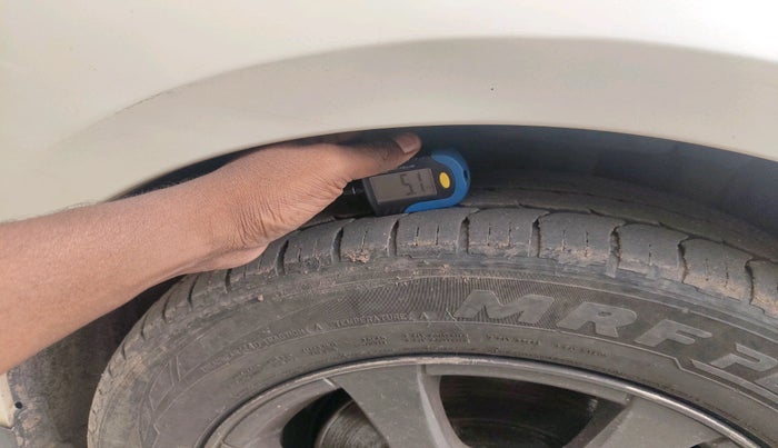 2011 Chevrolet Cruze LT, Diesel, Manual, 1,10,793 km, tyre