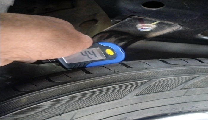 2017 Maruti Wagon R 1.0 LXI CNG, Petrol, Manual, 1,01,695 km, tyre