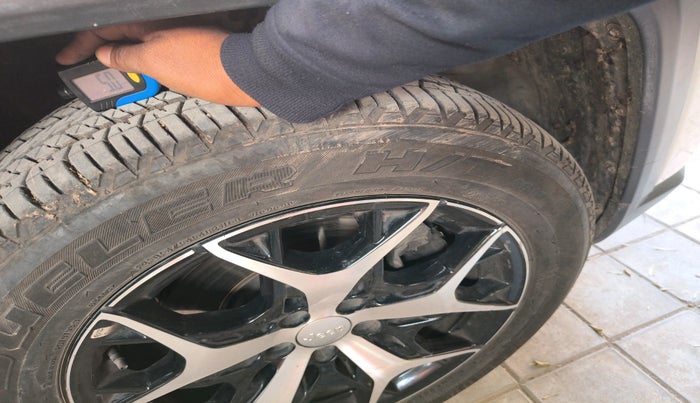 2022 Jeep MERIDIAN LIMITED (O) 4X2 AT, Diesel, Automatic, 64,489 km, tyre