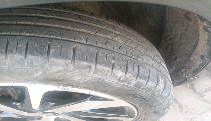 2024 Toyota Glanza G AMT, Petrol, Automatic, 43,800 km, tyre