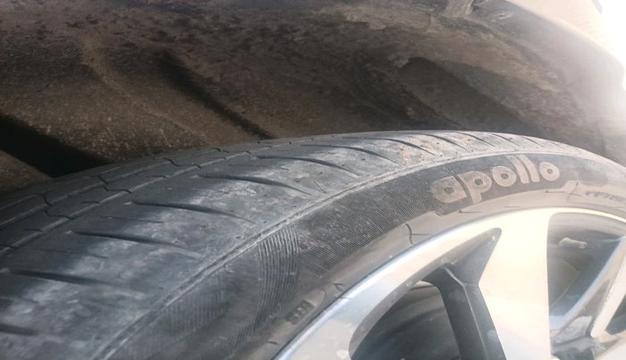 2024 Toyota Glanza G AMT, Petrol, Automatic, 43,800 km, tyre