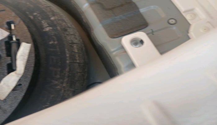 2024 Mahindra XUV 3XO MX3 1.2 L TCMPFi, Petrol, Manual, 11,663 km, tyre