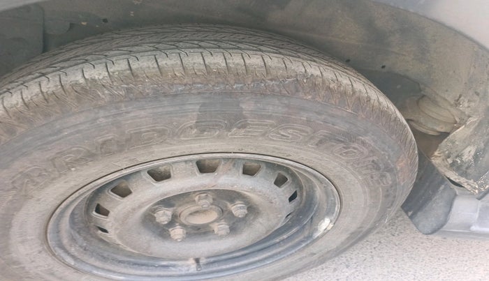 2018 Mahindra Xylo H4 BS IV, Diesel, Manual, 3,49,706 km, tyre