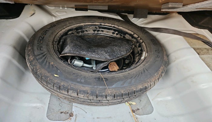 2020 Hyundai AURA SX 1.2, Petrol, Manual, 46,758 km, tyre