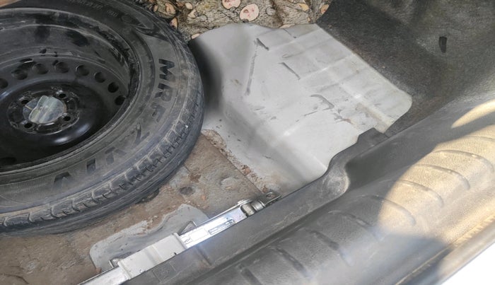 2015 Honda City 1.5L I-DTEC V, Diesel, Manual, 1,43,850 km, tyre