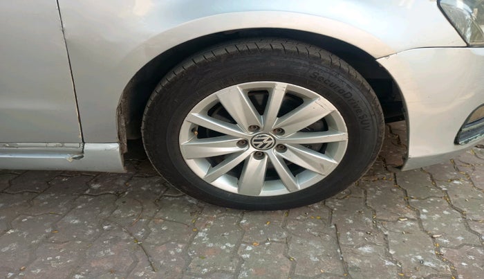 2012 Volkswagen Passat COMFORTLINE 2.0 TDI MT, Diesel, Manual, 1,96,286 km, tyre