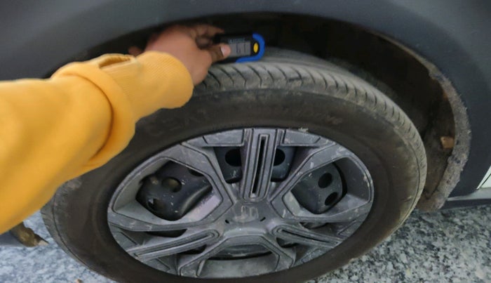 2024 CITROEN Basalt Plus 1.2 Turbo Petrol MT, Petrol, Manual, 2,947 km, tyre