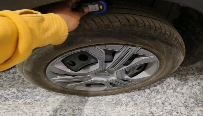 2024 CITROEN Basalt Plus 1.2 Turbo Petrol MT, Petrol, Manual, 2,947 km, tyre