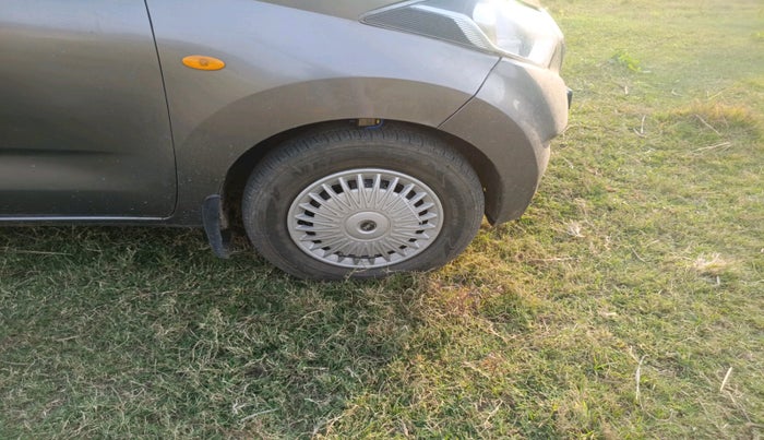 2018 Datsun Redi Go A, Petrol, Manual, 40,000 km, tyre