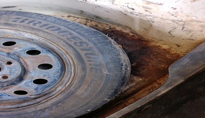 2014 Maruti Swift Dzire VDI, Diesel, Manual, 2,09,518 km, tyre