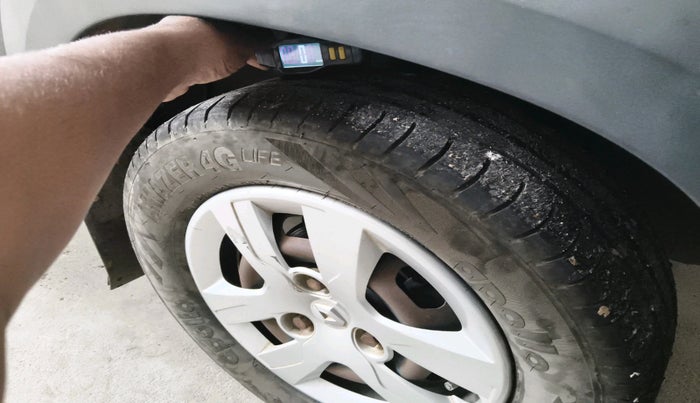 2016 Renault Kwid RXT 0.8, Petrol, Manual, 1,04,910 km, tyre