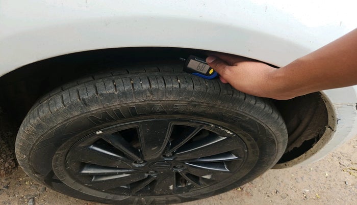 2017 Maruti Swift ZXI, Petrol, Manual, 1,35,058 km, tyre