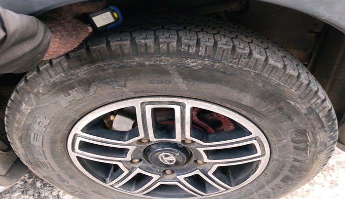 2017 Tata Hexa XM 4X2 7 STR, Diesel, Manual, 1,17,256 km, tyre