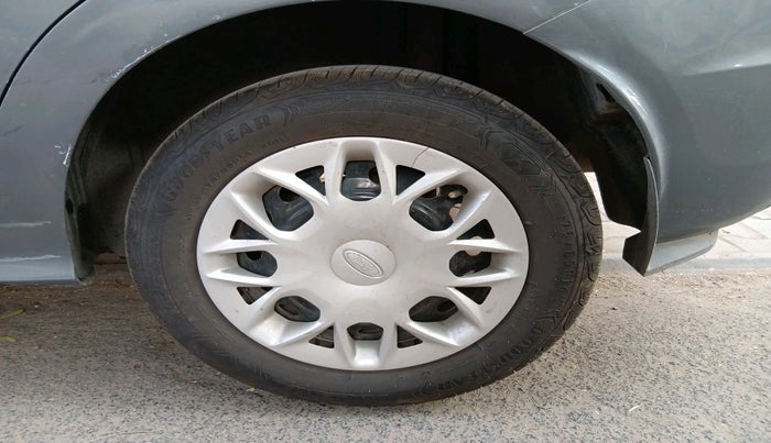 2015 Ford Figo Aspire TREND 1.2 PETROL, Petrol, Manual, 1,26,725 km, tyre