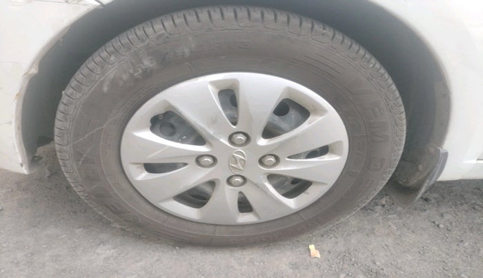 2011 Hyundai i10 MAGNA 1.1, Petrol, Manual, 1,12,603 km, tyre