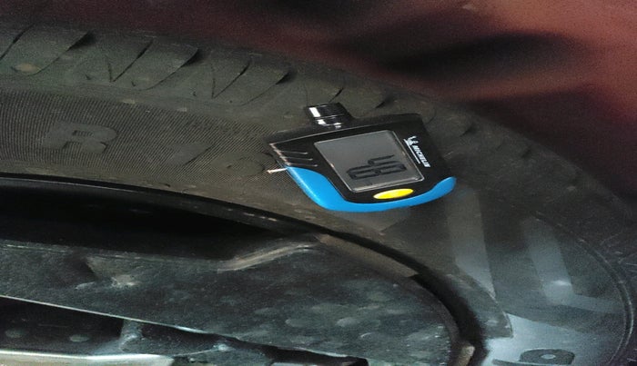 2016 Maruti Vitara Brezza ZDI PLUS, Diesel, Manual, 1,22,230 km, tyre