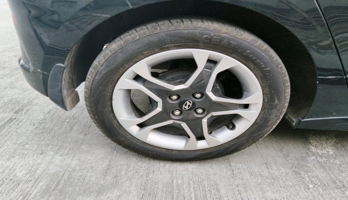 2024 Hyundai NEW I20 Sportz (O) 1.2 IVT, Petrol, Automatic, 8,207 km, tyre