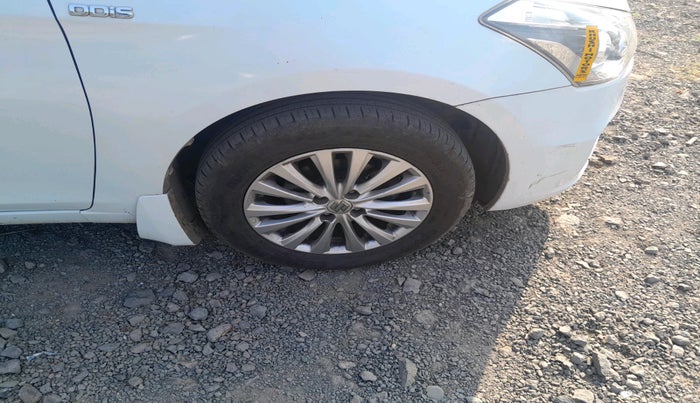 2015 Maruti Ciaz ZDI, Diesel, Manual, 1,93,022 km, tyre