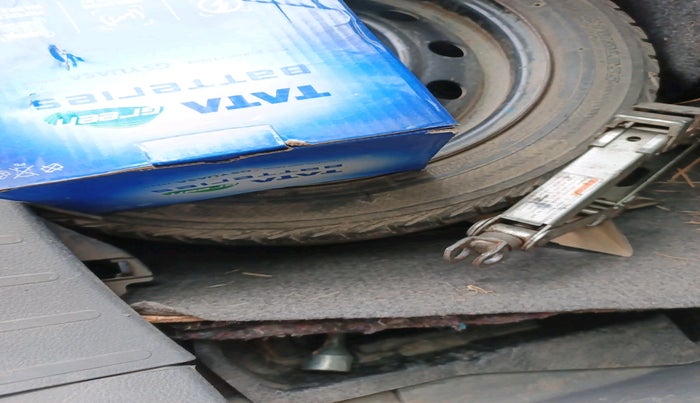 2012 Maruti Wagon R 1.0 VXI, Petrol, Manual, 80,362 km, tyre