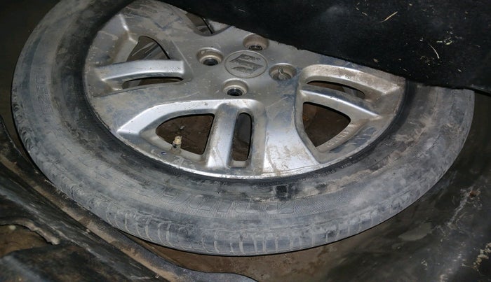 2013 Maruti Swift Dzire ZDI, Diesel, Manual, 2,07,698 km, tyre