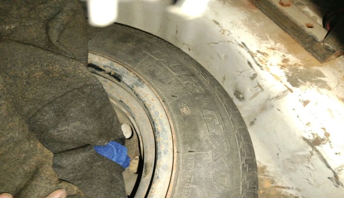 2014 Hyundai Eon MAGNA + LPG, Petrol, Manual, 1,40,753 km, tyre