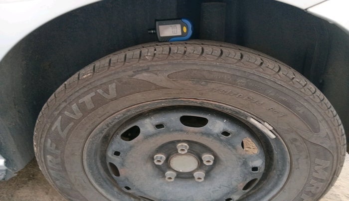 2020 Volkswagen Polo TRENDLINE 1.0L, Petrol, Manual, 57,510 km, tyre