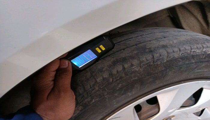 2015 Honda Amaze 1.5L I-DTEC S, Diesel, Manual, 1,30,387 km, tyre