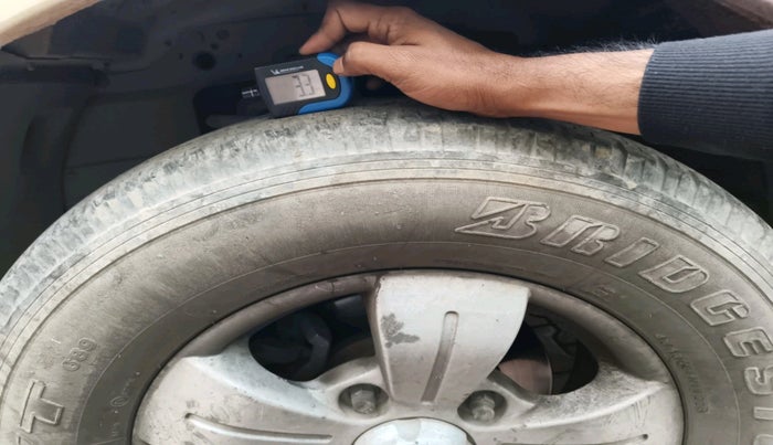 2014 Tata Safari Storme 2.2 VX 4X2, Diesel, Manual, 77,501 km, tyre