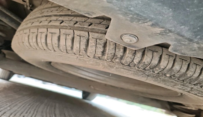 2023 Tata ALTROZ XZ CNG, Petrol, Manual, 31,182 km, tyre