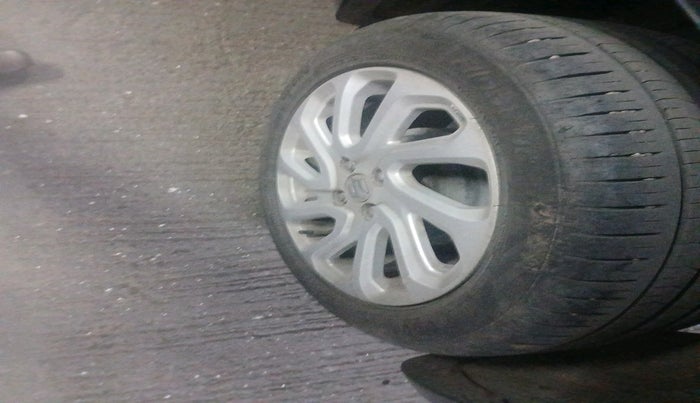 2022 Maruti Baleno ZETA PETROL 1.2, Petrol, Manual, 38,417 km, tyre