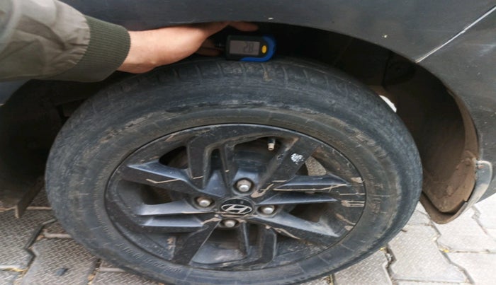 2021 Hyundai GRAND I10 NIOS SPORTZ 1.2 KAPPA VTVT CNG, Petrol, Manual, 64,085 km, tyre