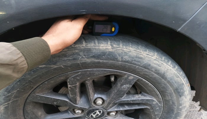 2021 Hyundai GRAND I10 NIOS SPORTZ 1.2 KAPPA VTVT CNG, Petrol, Manual, 64,085 km, tyre