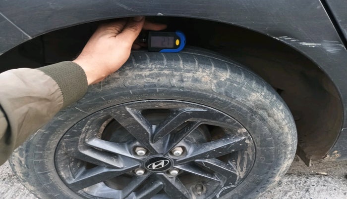 2021 Hyundai GRAND I10 NIOS SPORTZ 1.2 KAPPA VTVT CNG, Petrol, Manual, 64,085 km, tyre