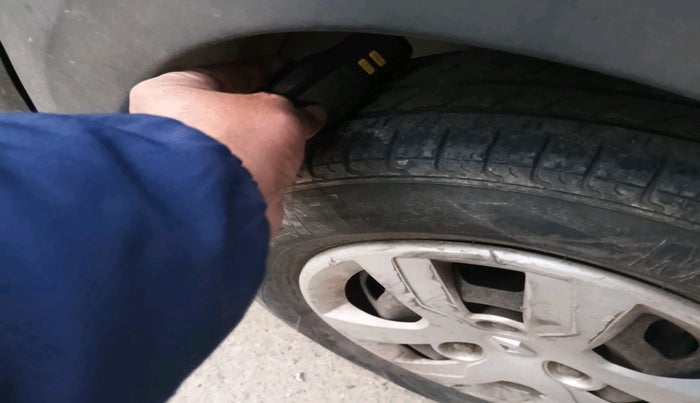 2016 Renault Kwid RXL 1.0 AMT, Petrol, Automatic, 48,216 km, tyre